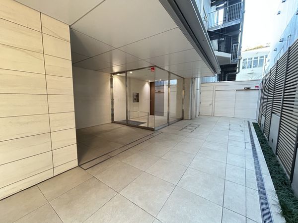 ドレッセ目黒大橋プレヴィ エントランス