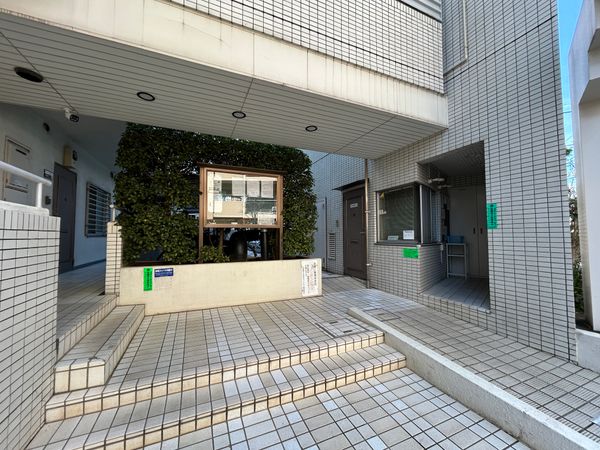 中銀第2世田谷マンシオン エントランス
