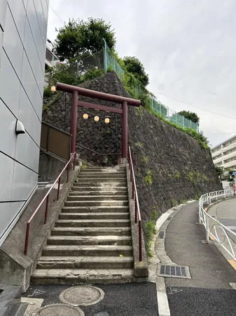 氷川神社参道（約10ｍ）