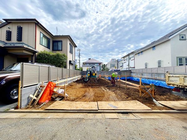 前面道路含む外観