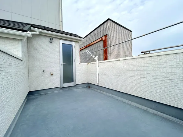 ルーフバルコニー