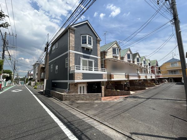 世田谷区野沢3丁目 戸建 前面道路含む外観 世田谷区野沢3丁目 戸建 前面道路含む外観