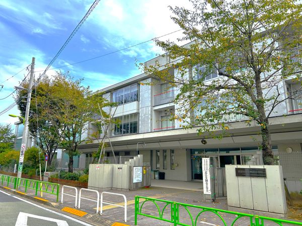 世田谷区立駒沢小学校（約800ｍ）