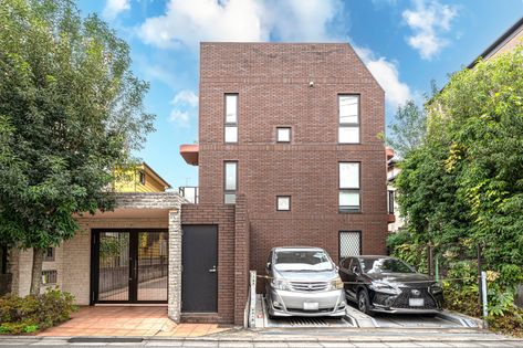 ラビ学芸大学 外観