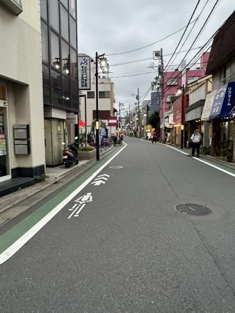 前面道路含む外観
