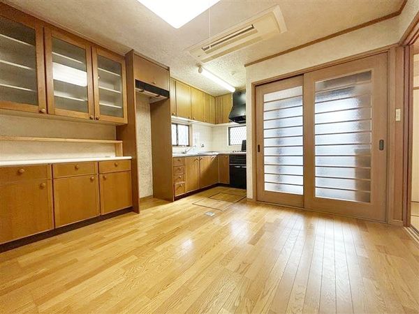 西宮市市庭町1-13 戸建 リビング 西宮市市庭町1-13 戸建 リビング