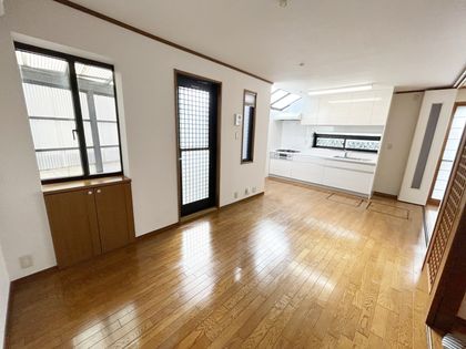 西宮市美作町 戸建 リビング