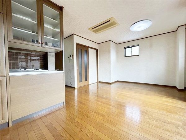 西宮市市庭町1-12 戸建 リビング 西宮市市庭町1-12 戸建 リビング