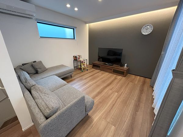 西宮市宮西町戸建 リビング