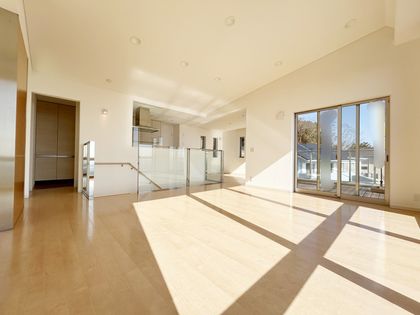 西宮市苦楽園二番町 戸建 リビング