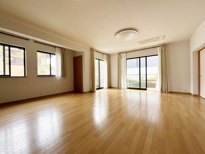 西宮市柏堂西町 戸建 リビング