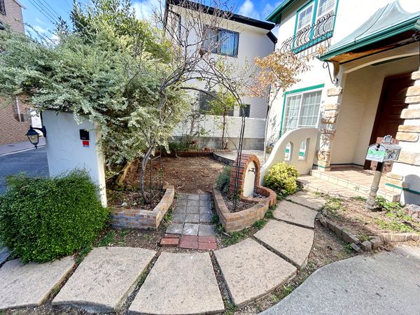 西宮市石刎町 戸建 庭 西宮市石刎町 戸建 庭