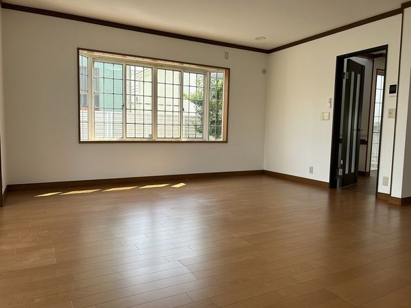 西宮市苦楽園二番町戸建 リビング 西宮市苦楽園二番町戸建 リビング