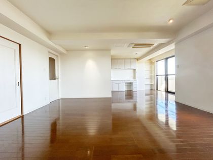 ロイヤルヴィラ苦楽園 リビング