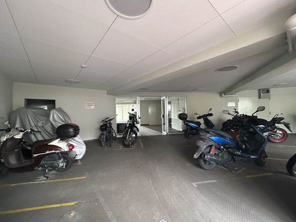 夙川台サンハイツ D棟 駐車場 駐車場