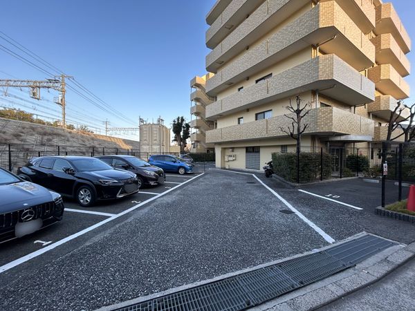 ロイヤルシャトー夙川公園 駐車場