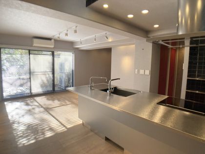 進和苦楽園アーバンライフ リビング