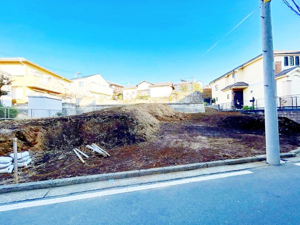 篠原西町 土地 1区画 前面道路含む外観