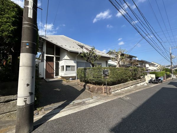 前面道路含む外観