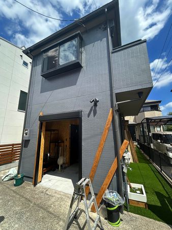 ガレージ付きリノベーション戸建(鶴ヶ峰本町) 外観