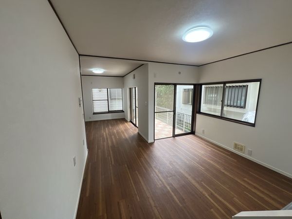 中白根1丁目 戸建 リビング