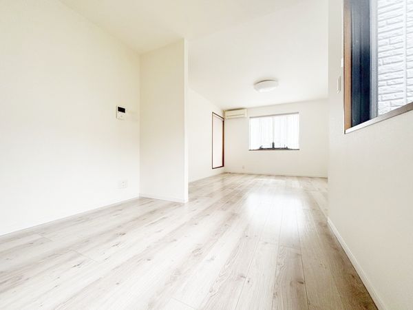 今宿南町 中古戸建 リビング 今宿南町 中古戸建 リビング