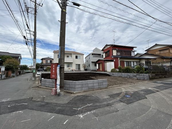 下瀬谷3丁目 新築戸建 前面道路含む外観