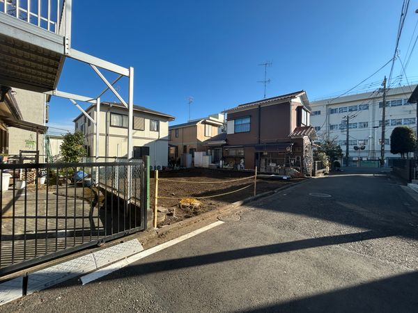相沢7丁目 新築戸建 前面道路含む外観 相沢7丁目 新築戸建 前面道路含む外観