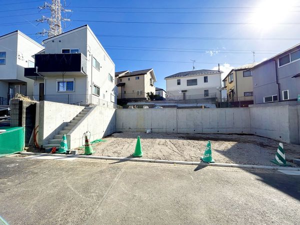 白根6丁目 新築戸建 1号棟 前面道路含む外観