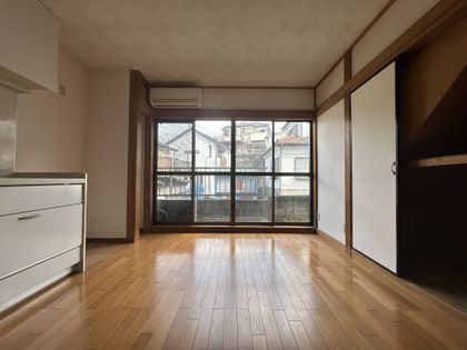 阿久和東2丁目 戸建 リビング