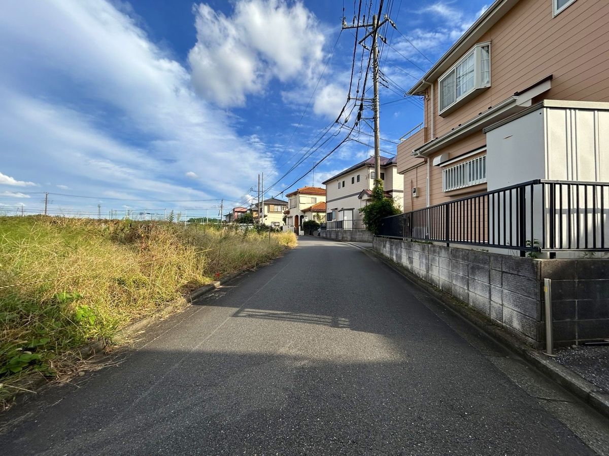 前面道路含む外観