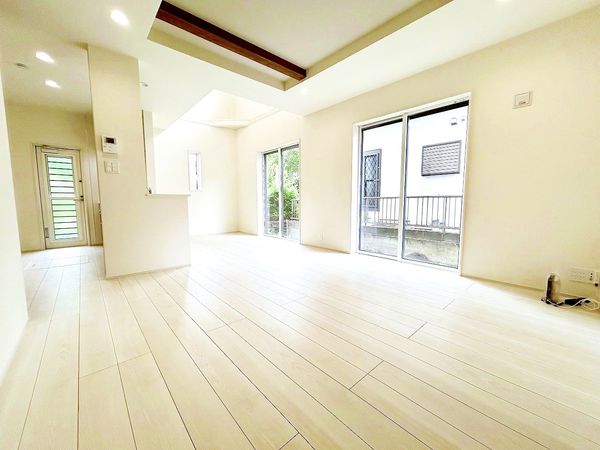 市沢町 新築戸建 リビング 市沢町 新築戸建 リビング