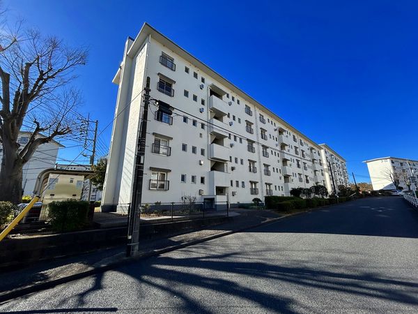 左近山団地 3街区33号棟 外観 左近山団地 3街区33号棟 外観