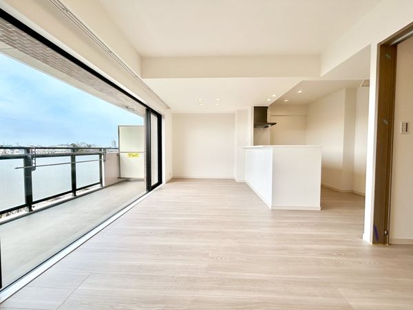 ラムセス横浜西谷 リビング ラムセス横浜西谷 リビング