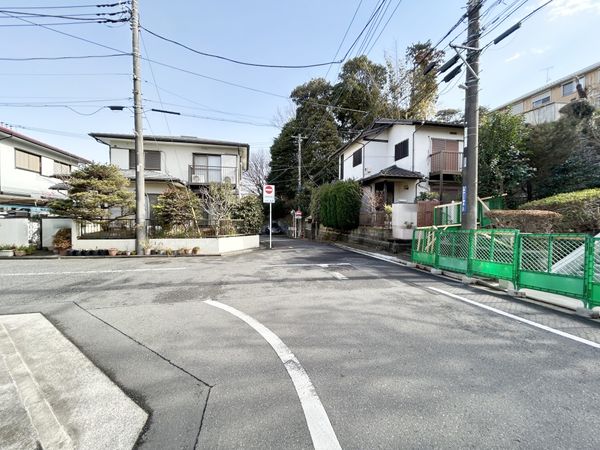 磯子区田中2丁目 土地 前面道路含む外観