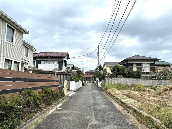 栄区庄戸4丁目 土地 前面道路含む外観 栄区庄戸4丁目 土地 前面道路含む外観