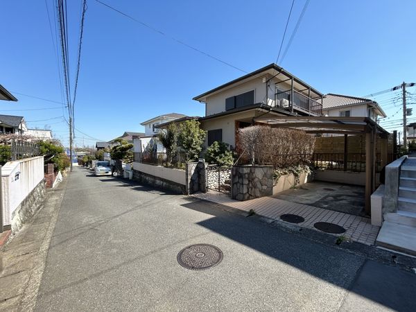 港南区日野南6丁目 土地 前面道路含む外観