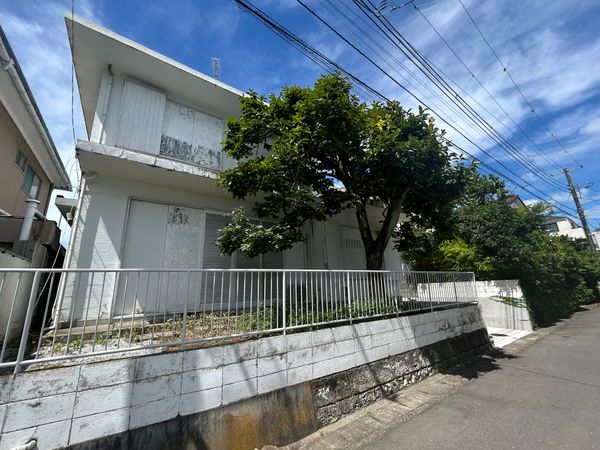 前面道路含む外観