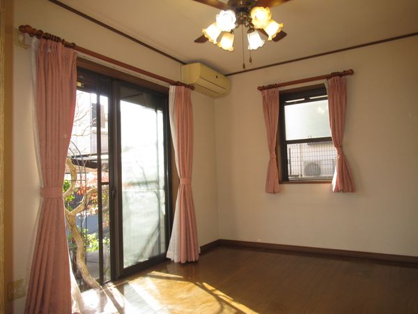 栄区野七里1丁目 戸建 リビング