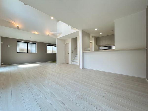 栄区犬山町 新築戸建 リビング