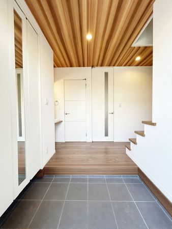 港南区日野南6丁目 戸建 玄関 港南区日野南6丁目 戸建 玄関