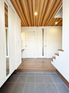 港南区日野南6丁目 戸建 玄関