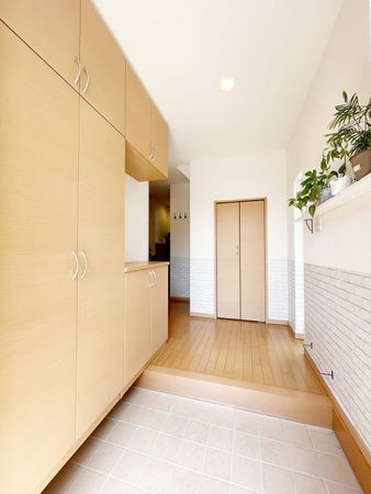 横浜市港南区日野南3丁目 戸建 玄関 横浜市港南区日野南3丁目 戸建 玄関