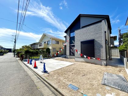 栄区桂台南1丁目 新築戸建 前面道路含む外観