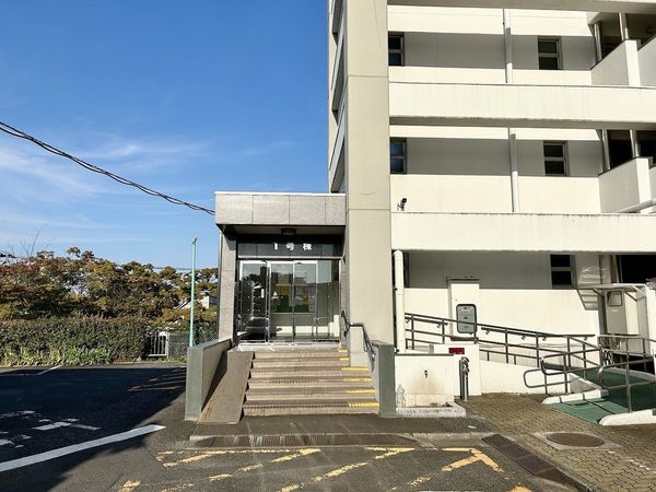 野庭団地 634-1号棟 エントランス 野庭団地 634-1号棟 エントランス