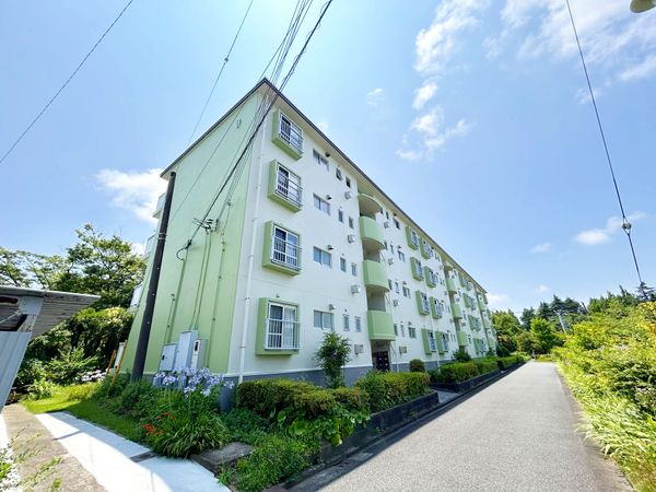 上中里団地 9号棟 外観 上中里団地 9号棟 外観
