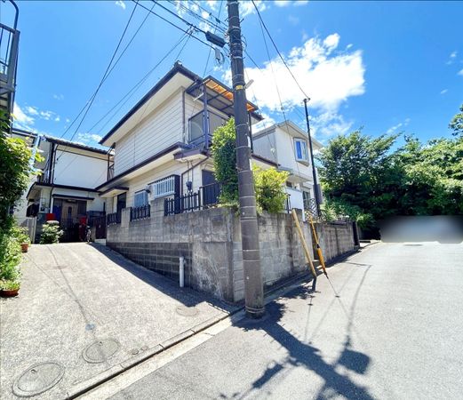 鶴見区獅子ケ谷1丁目(古家付き土地) 前面道路含む外観