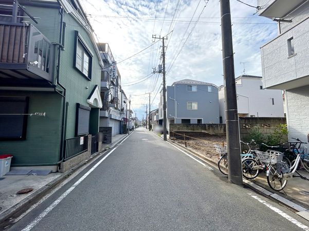 鶴見区栄町通1丁目(土地)3区画 前面道路含む外観 鶴見区栄町通1丁目(土地)3区画 前面道路含む外観