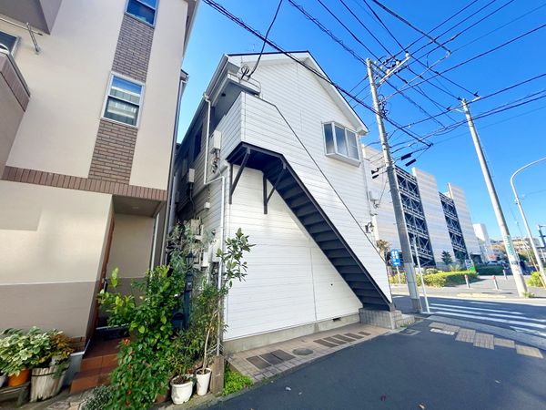 前面道路含む外観