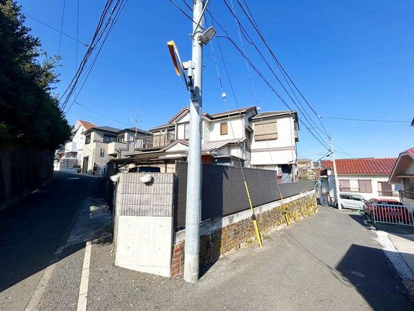 保土ケ谷区岡沢町(土地) 前面道路含む外観 保土ケ谷区岡沢町(土地) 前面道路含む外観